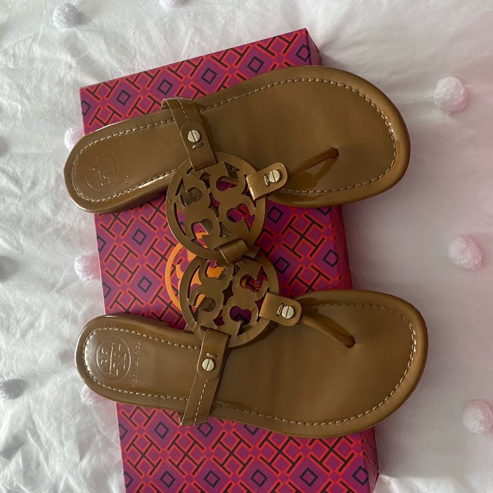 Pre loved Tory Burch patent leather Miller sandals